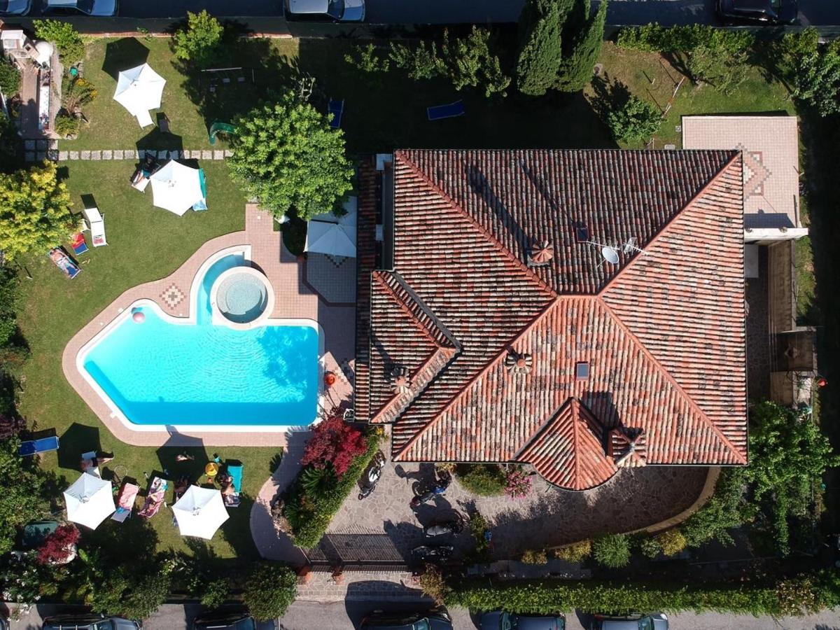 B&B Villa Giulia 데센자노델가르다 외부 사진